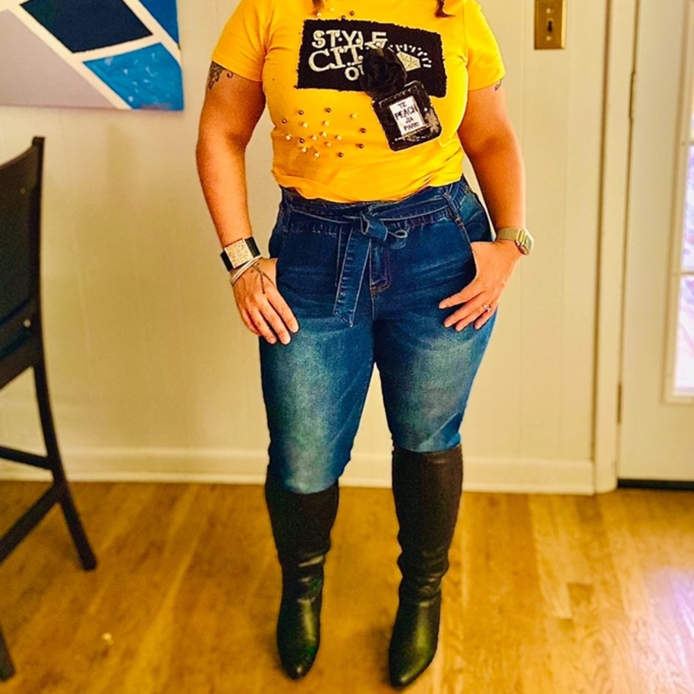Almost Famous Cuffed High-waist Jeans: Size Large - Picture 3 of 8